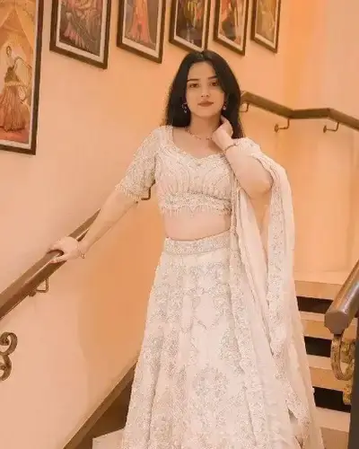 Escort Service In Lakhnadon